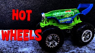 Carbonator XXL  Hot Wheels Monster Trucks [upl. by Christmann]