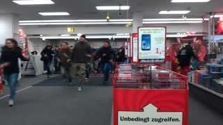 PS4 Launch im Mediamarkt german [upl. by Ennayelhsa88]