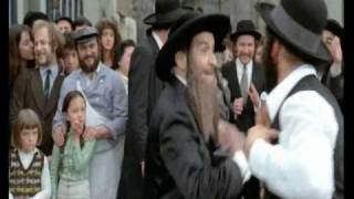 Rabbi Jacob danse  Louis De Funes [upl. by Daph]