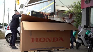 unboxing HONDA ADV350 scooter 2023 [upl. by Reerg]