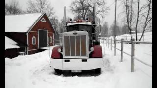 Peterbilt 359 Cold start [upl. by Yram]