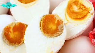 HOMEMADE FILIPINO STYLE SALTED EGGS ITLOG NA MAALAT [upl. by Neelyhtak570]