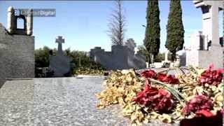 Reportaje El creciente abandono del Cementerio de La Almudena en Madrid [upl. by Niro89]