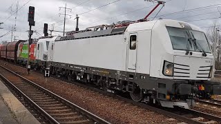 Güterzug mit Doppeltraktion BR 193 und Schüttgutwaggons am Bahnhof BerlinSchönefeld [upl. by Ailiec]