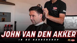 Voor criteriums moeilijk om grote renners vast te leggen  John van den Akker in de Barbershop 💈 [upl. by Horbal455]