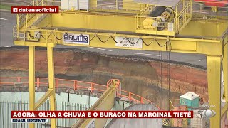 Parte de asfalto cede e buraco em obra do metrô [upl. by Ycnaf78]