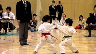 空手大会Karate tournament 「基本組み手basic kumite」 1･2年の部 決勝 2010年11月3日 [upl. by Ide]