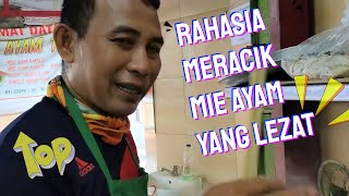 Tips dan cara meracik bumbu Mie Ayam di mangkok [upl. by Nairehs]