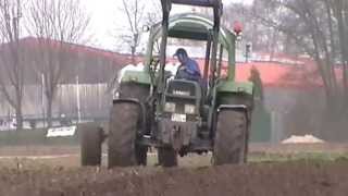 Fendt Favorit 614 S mit 6 Schar Aufsattelpflug [upl. by Ellenyl753]