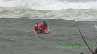 See How a Small Inflatable Crosses a Big Set of Waves at a River Bar [upl. by Jackquelin]