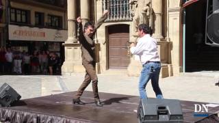 Aurresku gitano en la plaza del Ayuntamiento [upl. by Niatirb]