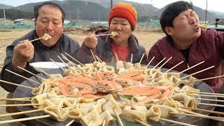 대게 넣고 어묵 한 가득 넣어 뜨끈한 어묵탕Fish cake soup 요리amp먹방  Mukbang eating show [upl. by Quirita]