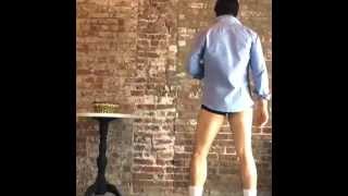 Omar Chaparro bailando en calzones Homenaje a Tom Cruise en Risky Business [upl. by Joana]