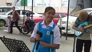 STUDENT KEIRA EASTER AUGUSTINE sings VOOS NU DUMADANG DOID MATO KU  29 JULY 2024 with busker LARRY [upl. by Adeuga678]