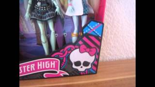 Monster High SHOWCASE Accessoires Doll Review [upl. by Ynetruoc]