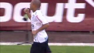 GOL do Roberto Carlos em clássico  Corinthians 3 X 1 São Paulo [upl. by Ludlew]