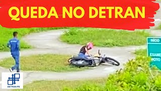 QUEDA DE MOTO NO EXAME DE MOTO DO DETRAN 161 [upl. by Ylsel]