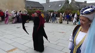 Initiation danse médiévale larchanteur et ballet légendaire  maître de maison locronan 2024 [upl. by Adyht]