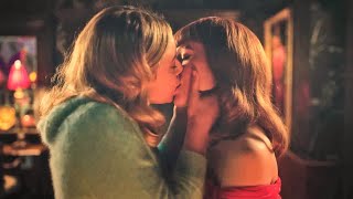 Riverdale 6x04 Kiss Scene  Poppy and Bitsy Chery and Betty [upl. by Magnien]