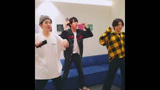 BTS bailando música Latina [upl. by Eenaj]