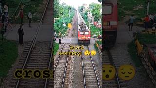 Railroad Crossing Train Video 😱😯😔💥shortsfeed shorts trending youtubeshorts viralvideo sanjay [upl. by Nel]