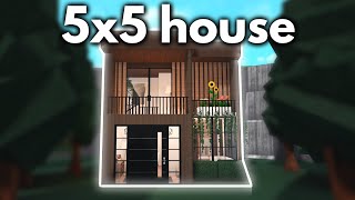 Building a 5x5 house in Bloxburg [upl. by Moth319]