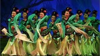 Chine les danses traditionnelles de la dynastie Tang a Xian [upl. by Belshin]