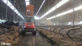 Flingk SVV 2500 met uitklapbare transportband Stroverdeler  Straw spreader  Strohverteiler [upl. by Dahcir]