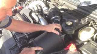 Air filter replacement on the 60 powerstroke F250 F350 [upl. by Krever]