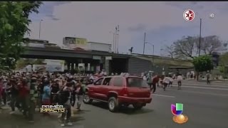 Automovilista embistió a manifestantes en México [upl. by Kantor350]