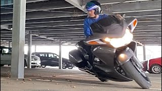 お遊びバイク動画🤣1300cc大型バイクでクルクルしてますが、前後連動ブレーキなのでややうまくいってません😂ST1300パンヨーロピアン [upl. by Lhary]