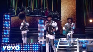 Calibre 50  ContigoQué Tiene De Malo Live From Premios Lo Nuestro  2015 [upl. by Gnahc]