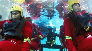 HUET Helicopter Underwater Escape Training BOSIET HUET OSP OSIS [upl. by Dachi]