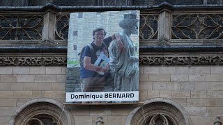 Attentat dArras 1 an après enseignants et élèves ont rendu un premier hommage à Dominique Bernard [upl. by Elwira]