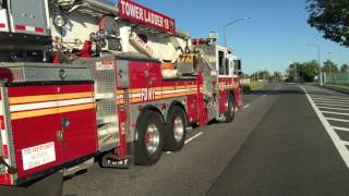 FDNY TOWER LADDER 18 RESPONDING INTO 7TH ALARM BRUSH FIRE IN GERRITSEN BEACH BROOKLYN IN NEW YORK [upl. by Clarise52]