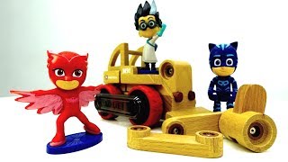 Kinderfilm auf Deutsch Wir spielen mit PJ Masks Toys [upl. by Adnilav202]