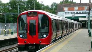 The New London Underground S stock is now in service [upl. by Assirat]