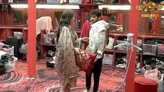 Bigg Boss 17 NEW PROMO Munawar Ne Diya Apna Khana Ayesha Ko Gharwalo Ne Udaya Munawar Ka Mazak [upl. by Enilaf]