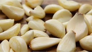 The Easiest Way To Peel Garlic [upl. by Norraf]