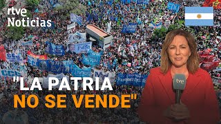 ARGENTINA PROTESTA MASIVA contra el DECRETO de MILEI que DESREGULA la ECONOMÍA l RTVE Noticias [upl. by Christalle892]