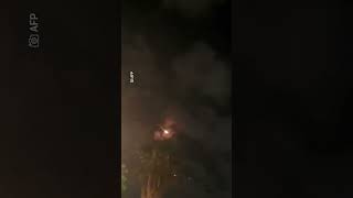 Impactante momento en que caen misiles a Israel [upl. by Anilah]