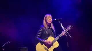 SUZANNE VEGA LIVE KÖLN 2022 PART 2 Solitude Standing [upl. by Annabal]