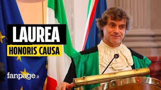 Napoli laurea honoris causa ad Alberto Angela quotUn abbraccio della città e del mondo della ricercaquot [upl. by Ferrigno]