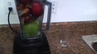 How to make Apple Juice in the Vitamix [upl. by Bruno]