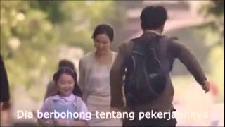 Video Sedih Ayah yang selalu berbohong Iklan tersedih [upl. by Ahsirtap293]