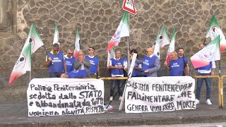 Carceri allo sbando protesta la Penitenziaria lettera a Meloni [upl. by Mloclam]