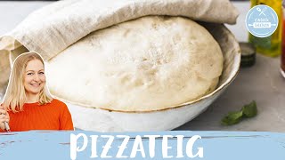 Pizza  Pizzateig Grundrezept mit frischer Hefe 🍕  italienischer Pizzateig 🇮🇹  Einfach Backen [upl. by Ettennan]