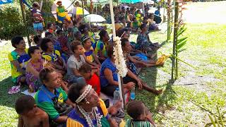 2022 PNG election candidate psyches up mothers [upl. by Steele]