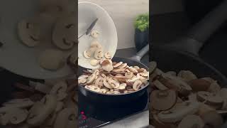 Creamy mushroom sauce 😋 food recipe delicious easyrecipe cooking steetfood foodie [upl. by Mor]