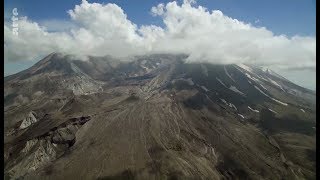 Volcans assoupis  des geants sous haute surveillance [upl. by Rednav835]